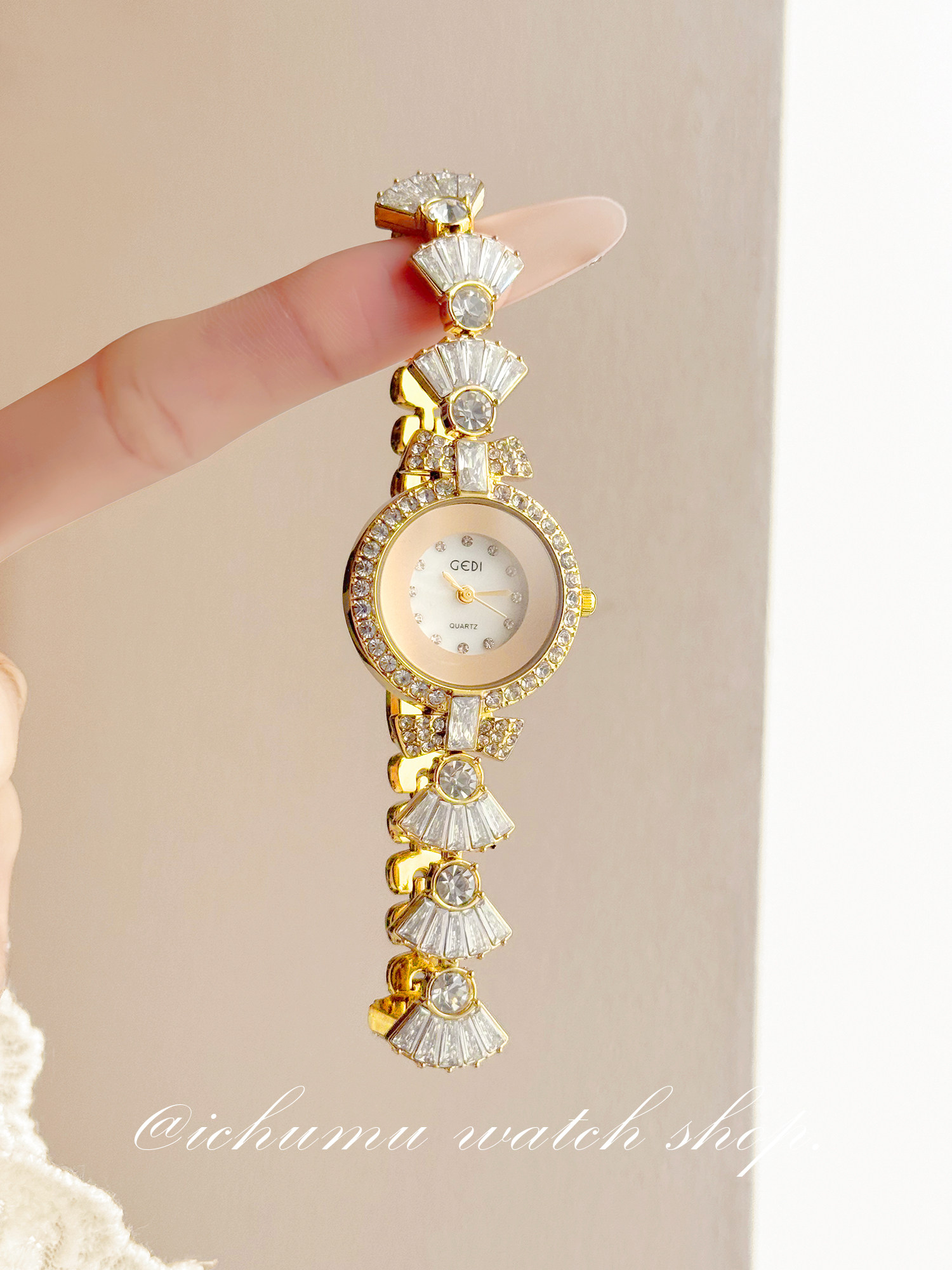 Женские часы Mermaid: легкие,  – обзор и цена Luxury Watch And Bracelet